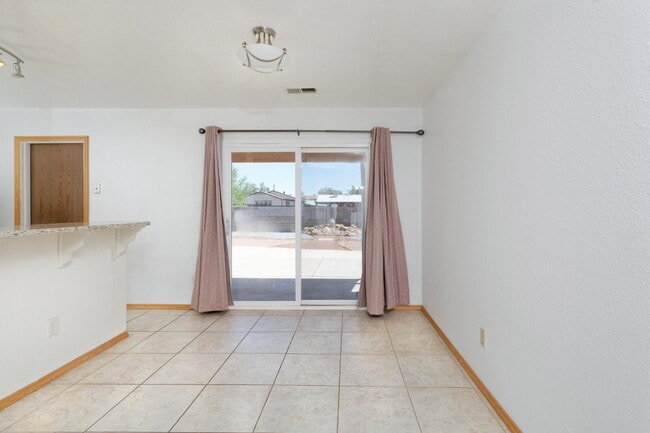 Building Photo - Lots of space for you and your dog!