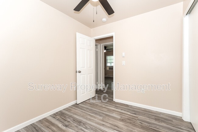 Building Photo - 50 Dahlia St