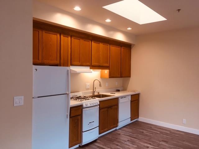 Building Photo - 1047 El Camino Real