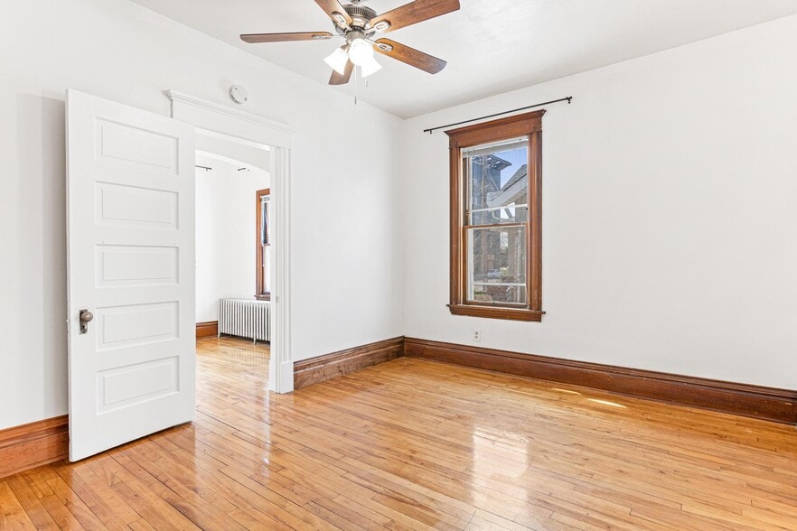 Livingroom - 47 Lowry Ave NE