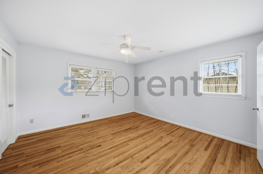 Building Photo - 1894 Hebron Hills Dr