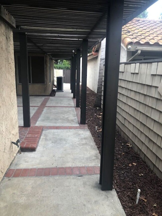 Building Photo - Move in Special! 3 Bed/2 Bath Single Famil...