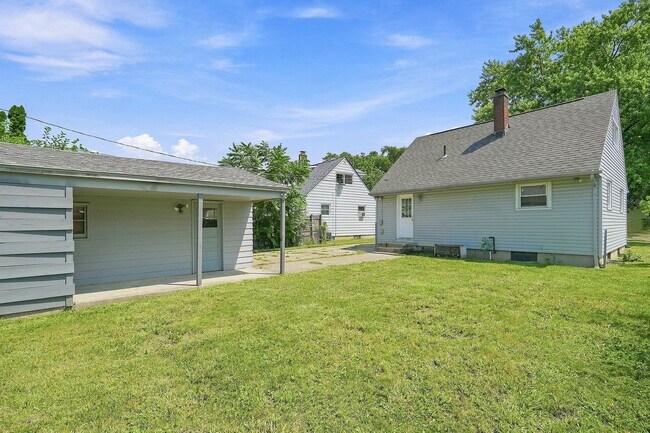 Building Photo - 643 Westphal Ave