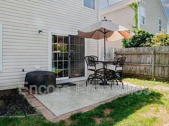 Building Photo - 221 Danesway Dr