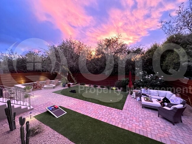 Building Photo - 1421 N Santa Rosa Ave