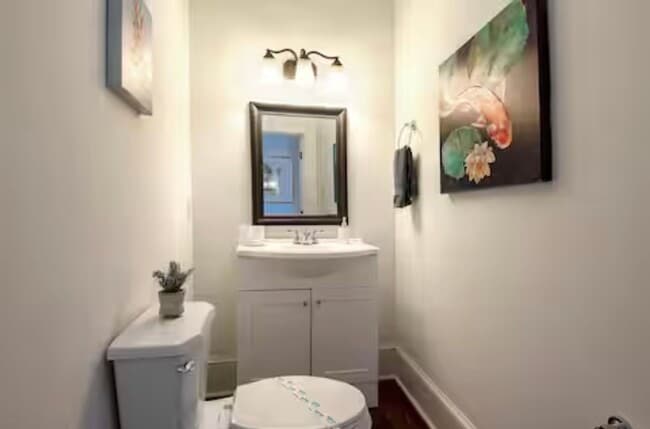 Building Photo - Historic, Renovated 3BR with Wrap-Around B...