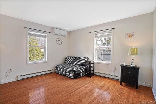 Building Photo - 102 Clinton St