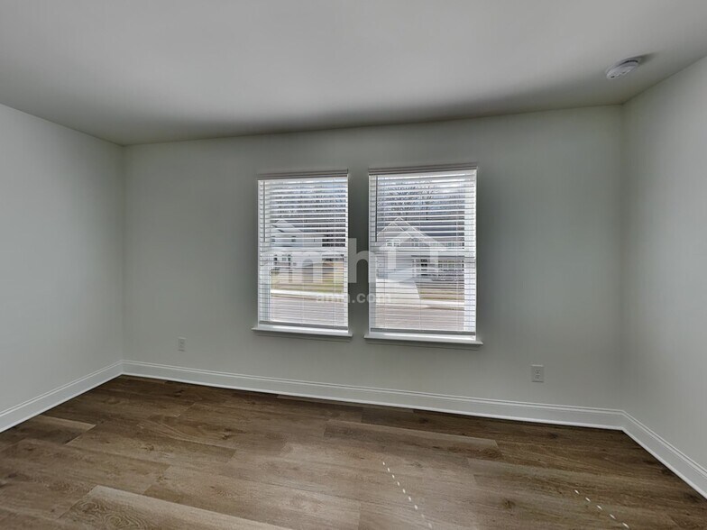 Building Photo - 347 Hickory Pointe Rd