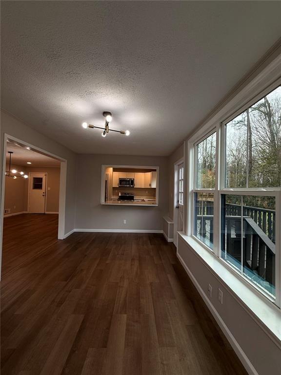 Building Photo - 1055 Pinecrest Dr