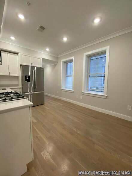 Building Photo - 47 Englewood Ave