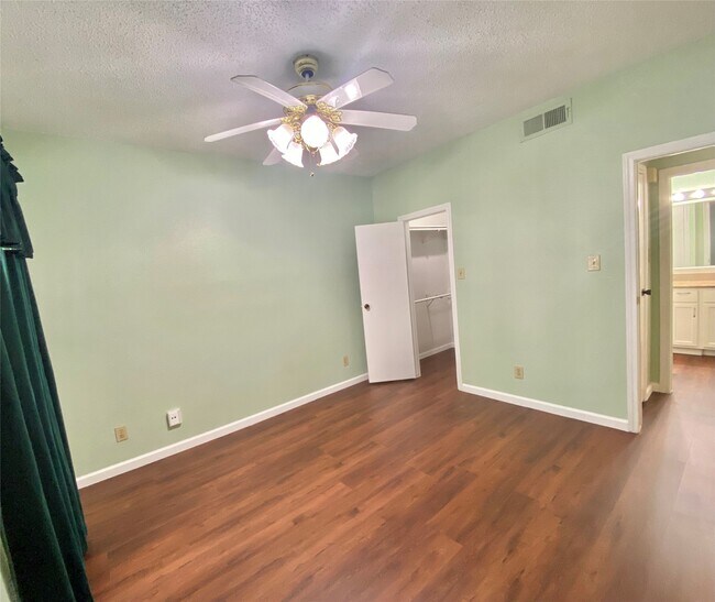 Building Photo - 7900 N Stadium Dr