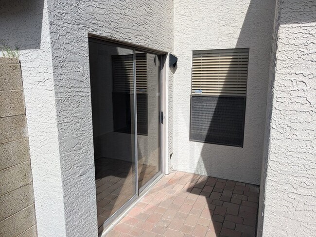 Building Photo - 11807 N 76th Ave