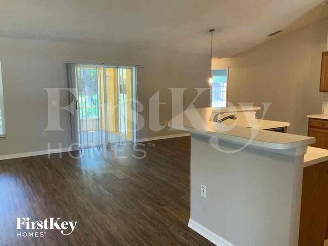 Building Photo - 3031 Hallow Dr