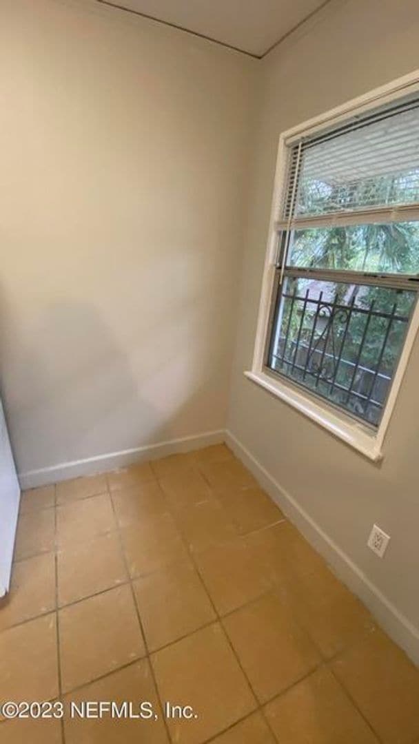 Building Photo - Garage apartment with large patio!!