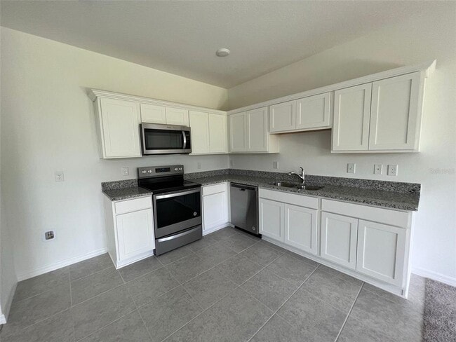 Building Photo - 545 Madison Dr