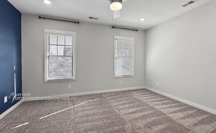 Building Photo - 1022 Windsor Dr