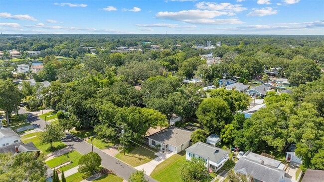 Building Photo - 309 W South Ave