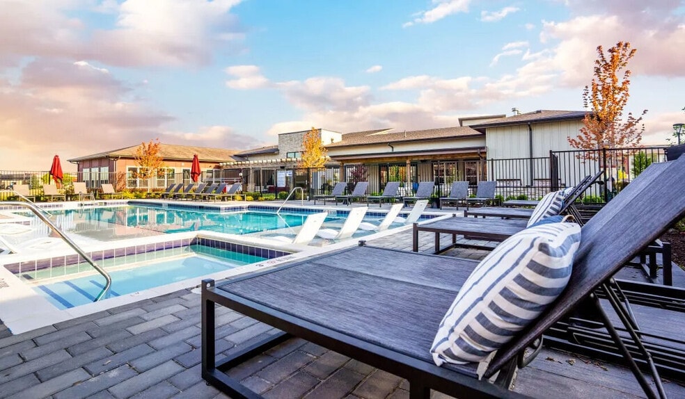 Building Photo - Apex at Perry Crossing