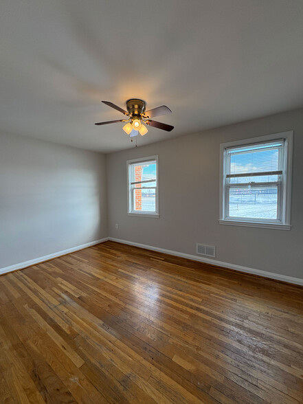 Back Bedroom - 7125 Gough St