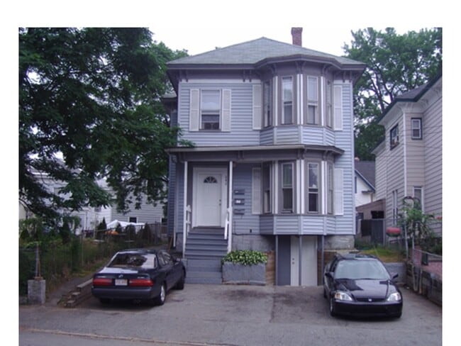 Building Photo - 242 Branch St