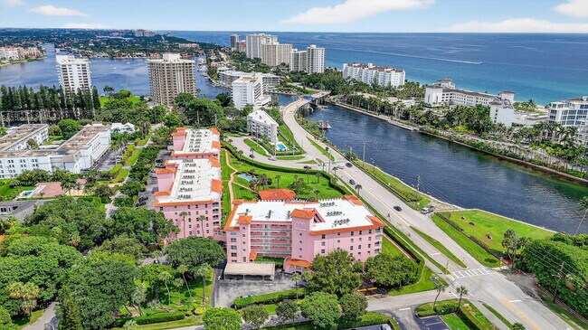 Building Photo - 1099 S Ocean Blvd