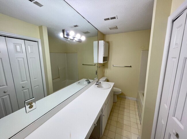 Building Photo - 3105 Verdugo Dr