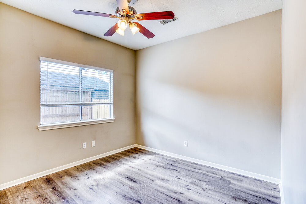 Building Photo - 6615 Bluebottle Ln