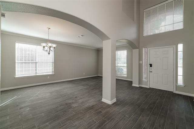 Building Photo - 700 Camellia Ct.
