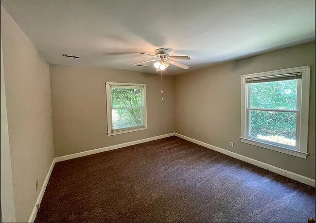 Building Photo - 803 S St Claire Dr