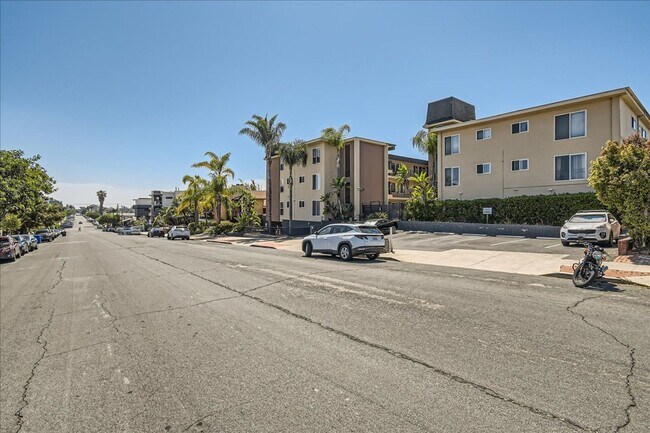 Building Photo - MOVE IN SPECIAL- Live in the Heart of Nort...