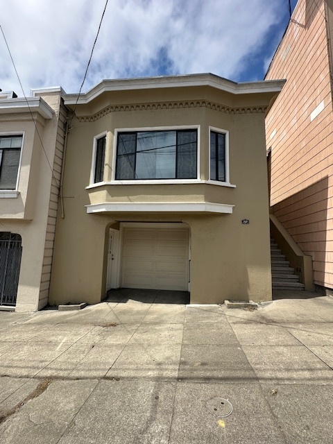 Building Photo - 707 26th Ave