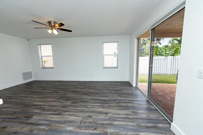 Building Photo - 3375 SW 181st Terrace