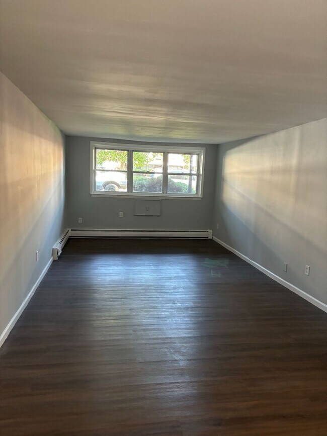 Interior Photo - Riley Realty, LLC