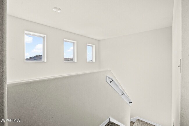 Building Photo - 12265 Desert Pine Ave