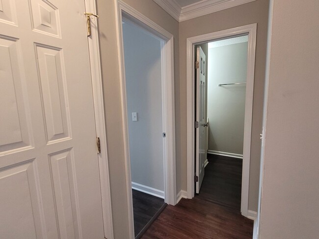 Building Photo - Fully furnished 3 BR, 3 BH Townhouse in Wi...