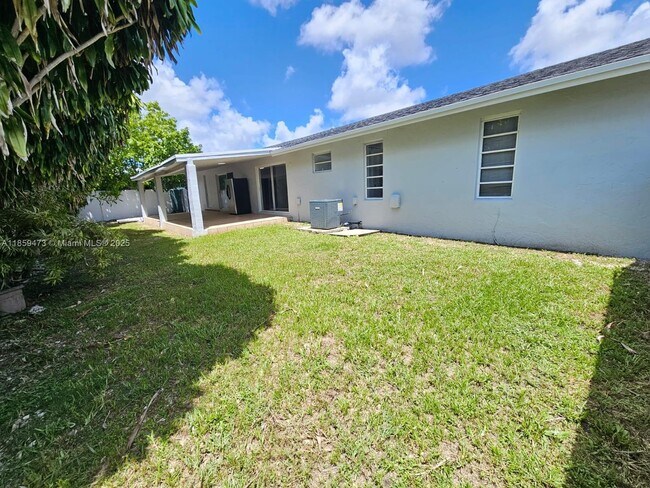 Building Photo - 13700 SW 18th Terrace