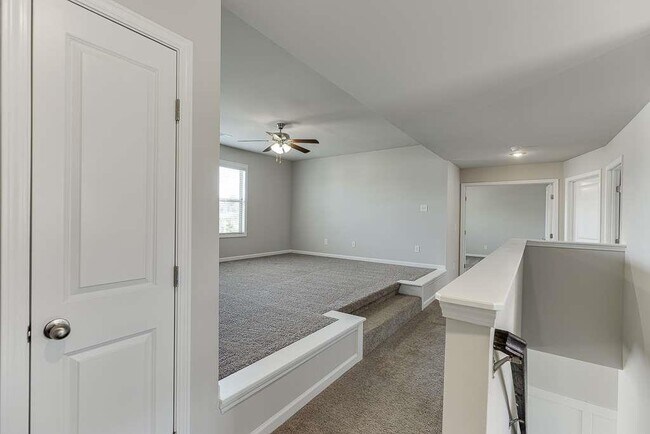 Building Photo - 6029 Fair Winds Cv