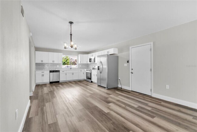 Building Photo - 8640 Tahoe Ct