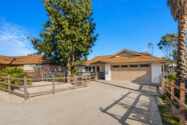 Building Photo - Affordable 5-Bedroom Student Home Near Campus!