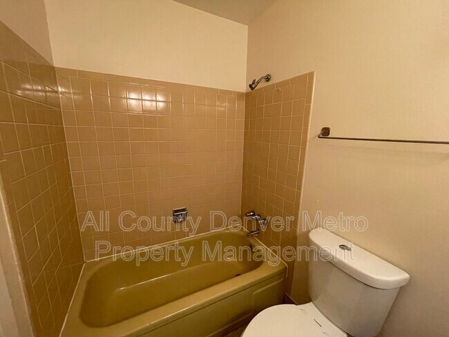 Building Photo - 6534 Zinnia St