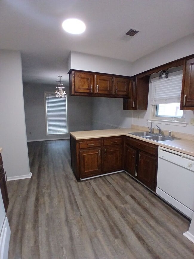 Building Photo - Freshly Transformed 3 bedroom home - Open To Section 8