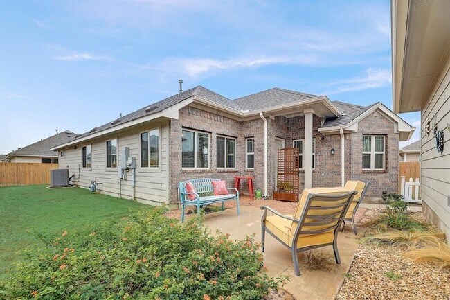 Building Photo - 124 Lasino Dr
