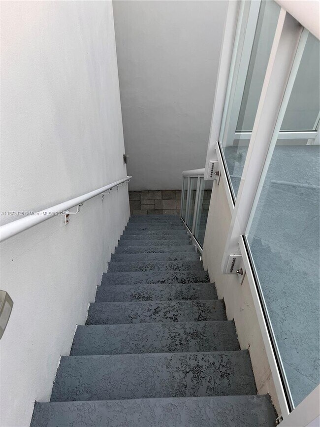 Building Photo - 6435 NW 105th Ct