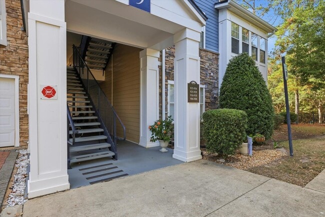 Building Photo - 2801 Chancellorsville Dr