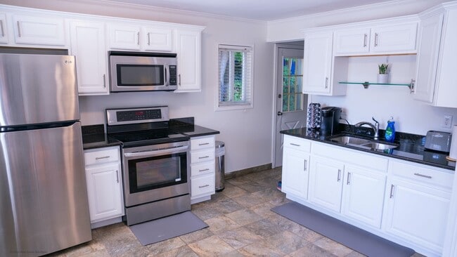 Building Photo - Fully Furnished Ranch Home in Birmingham, ...