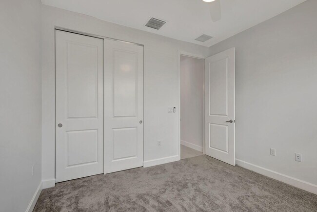 Building Photo - 12557 SW Rain River Dr