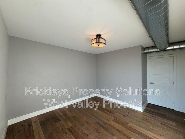 Building Photo - 2323 N Central Ave