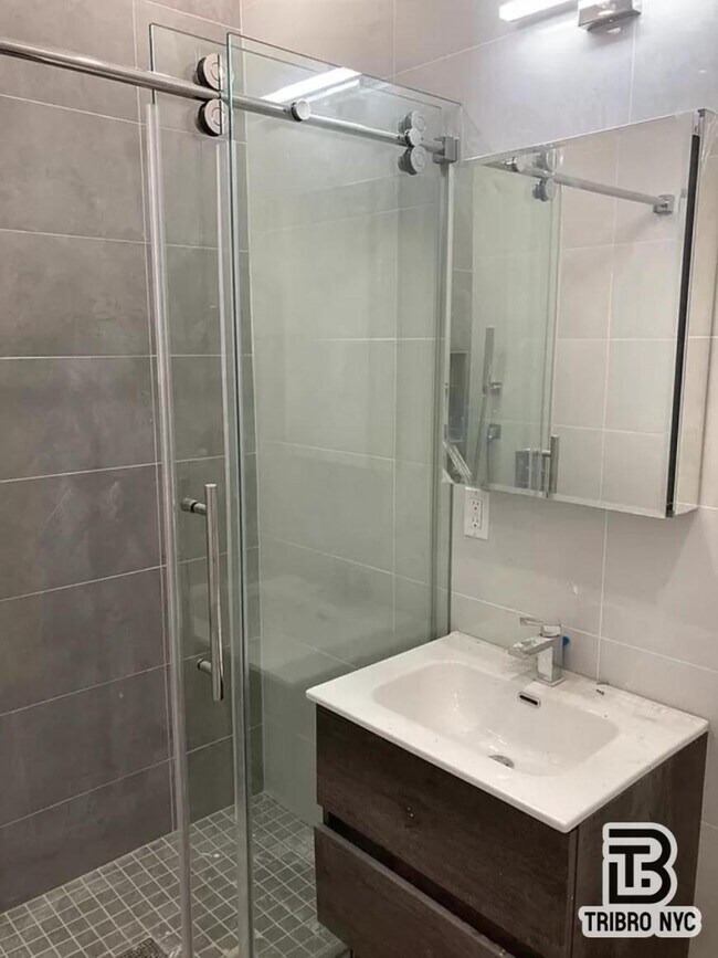 Building Photo - 0 bedroom in RIDGEWOOD NY 11385