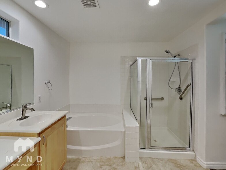 Building Photo - 9322 Boulder Opal Ave