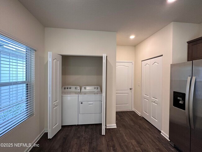 Building Photo - 316 Pistachio Pl